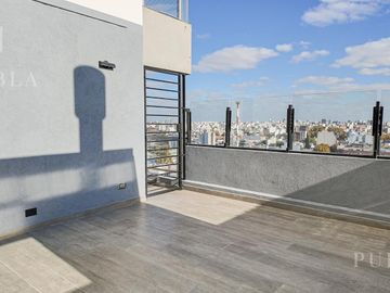 Departamento de 5 ambientes con oficina, balcón, terraza propia con parrilla y vistas panorámicas