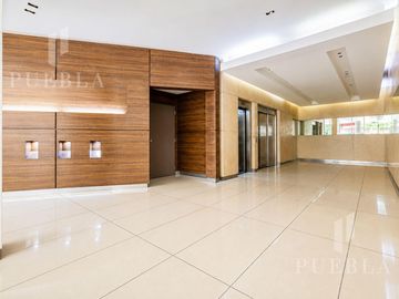 Departamento de 5 ambientes con oficina, balcón, terraza propia con parrilla y vistas panorámicas