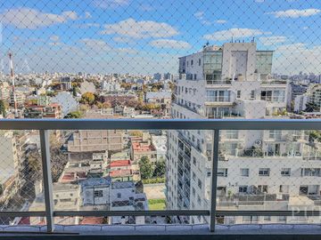 Departamento de 5 ambientes con oficina, balcón, terraza propia con parrilla y vistas panorámicas