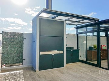 Departamento de 5 ambientes con oficina, balcón, terraza propia con parrilla y vistas panorámicas