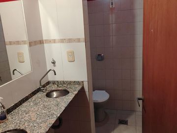 Local/ Salón comercial EN VENTA.