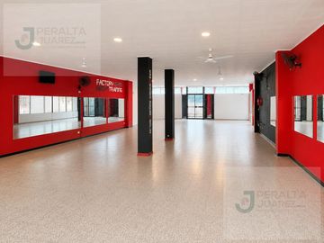 Local/ Salón comercial EN VENTA.