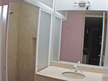 EN VENTA CASA EN HERRADURA EN CERRADA CON GRAN JARDÍN