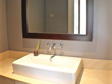 EN VENTA CASA EN HERRADURA EN CERRADA CON GRAN JARDÍN