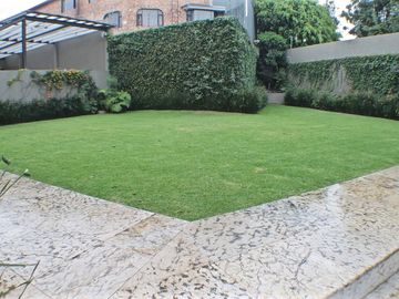 EN VENTA CASA EN HERRADURA EN CERRADA CON GRAN JARDÍN