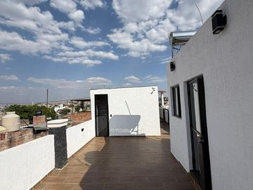 CASA EN VENTA EN OBLATOS