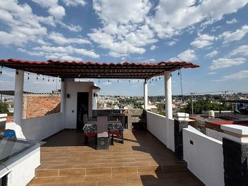 CASA EN VENTA EN OBLATOS
