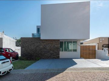 CASA DENTRO DE CONDOMINIO EN VENTA O RENTA EN BUGAMBILIAS SEGUNDA SECCIÓN