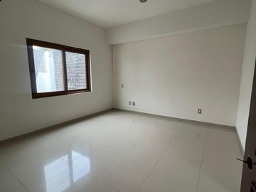 CASA EN VENTA EN CHAPALITA