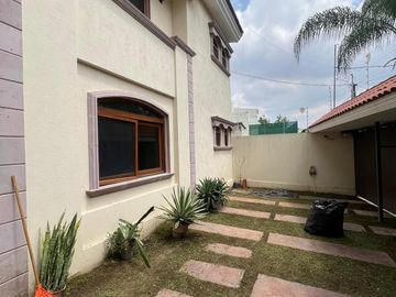 CASA EN VENTA EN CHAPALITA