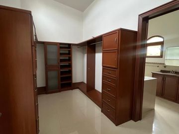 CASA EN VENTA EN CHAPALITA