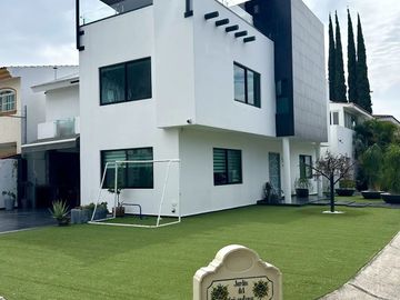CASA EN VENTA EN JARDÍN REAL