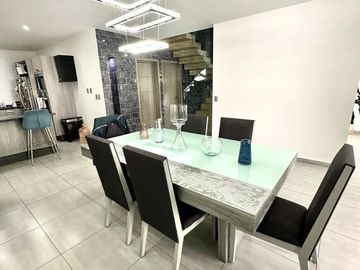CASA EN VENTA EN JARDÍN REAL
