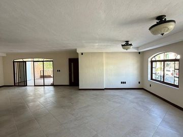 CASA EN VENTA EN VALLE REAL