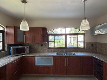 CASA EN VENTA EN VALLE REAL