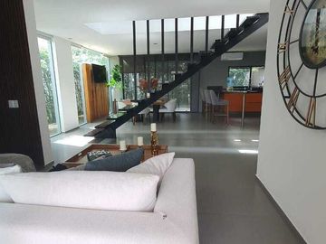 CASA EN  VENTA  EN SOLARES