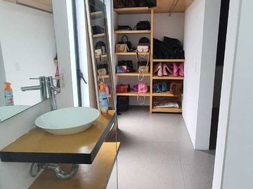 CASA EN  VENTA  EN SOLARES