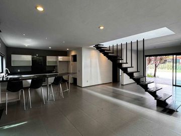 CASA EN  VENTA  EN SOLARES