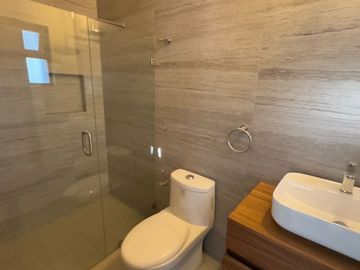 CASA EN VENTA EN COL. SANTA FE
