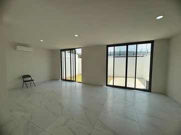 CASA EN VENTA O RENTA EN BOSQUES DE SANTA ANITA