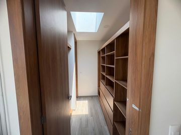 CASA EN VENTA O RENTA EN BOSQUES DE SANTA ANITA