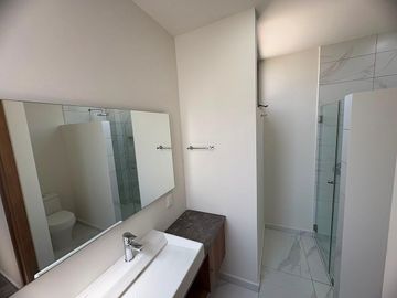 CASA EN VENTA O RENTA EN BOSQUES DE SANTA ANITA