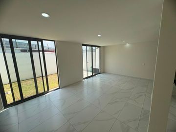 CASA EN VENTA O RENTA EN BOSQUES DE SANTA ANITA
