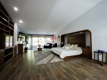 Casa en venta  en Club de Golf Santa Anita, Tlajomulco, con acabados de lujo