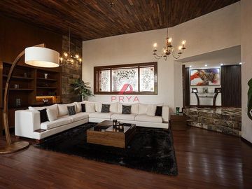 Casa en venta  en Club de Golf Santa Anita, Tlajomulco, con acabados de lujo