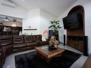Casa en venta  en Club de Golf Santa Anita, Tlajomulco, con acabados de lujo