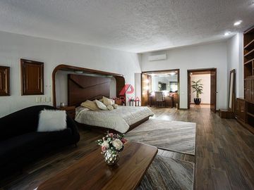 Casa en venta  en Club de Golf Santa Anita, Tlajomulco, con acabados de lujo