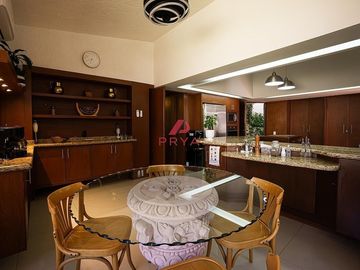 Casa en venta  en Club de Golf Santa Anita, Tlajomulco, con acabados de lujo