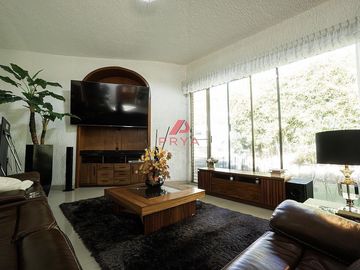 Casa en venta  en Club de Golf Santa Anita, Tlajomulco, con acabados de lujo