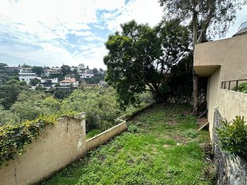 Casa como terreno en Bosques de las Lomas