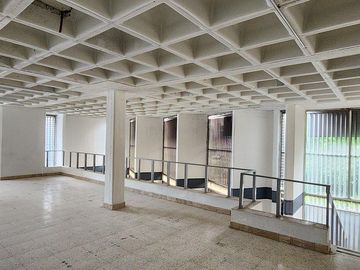 Edificio en renta en la Colonia Moderna, Guadalajara