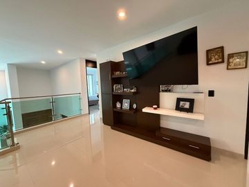 CASA EN CUMBRES DEL CIMATARIO, QUERETARO