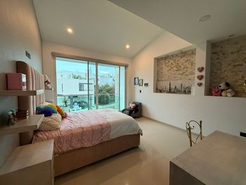 CASA EN CUMBRES DEL CIMATARIO, QUERETARO