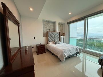 CASA EN CUMBRES DEL CIMATARIO, QUERETARO