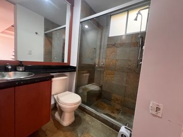 APARTAMENTO EN ARRIENDO UBICADO EN EL POBLADO SECTOR EL TESORO