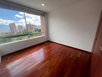 APARTAMENTO EN ARRIENDO UBICADO EN EL POBLADO SECTOR EL TESORO