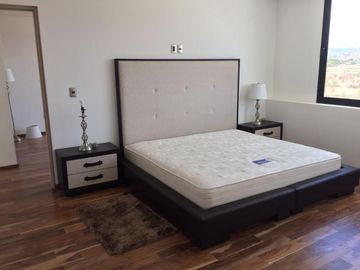 CASA EN VENTA. ARCO DE PIEDRA, JURICA PINAR QUERETARO