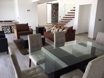 CASA EN VENTA. ARCO DE PIEDRA, JURICA PINAR QUERETARO