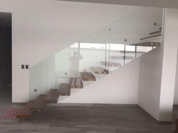 CASA EN VENTA. ARCO DE PIEDRA, JURICA PINAR QUERETARO