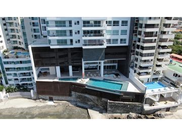 SE ARRIENDA APARTAMENTO EN PRIMERA LINEA DE PLAYA, RODADERO SUR
