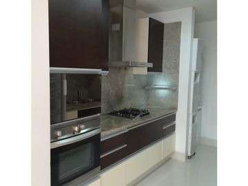 SE ARRIENDA APARTAMENTO EN EL REFUGIO 114m2