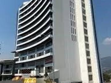 Plaza Dolmen - Bosque Real - Local en Renta