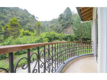 Casa para arriendo en la Loma del Escobero Envigado