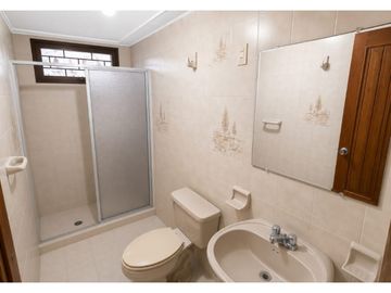 SE VENDE CASA INDEPENDIENTE EN LOS ALPES