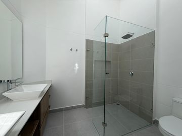 Casa En Venta, Sector San lucas - Envigado