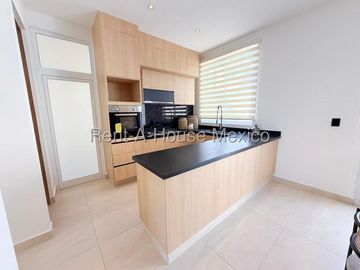 Casa en Venta en Zibatá Frente a Uno de los Grandes Parques RAH1013